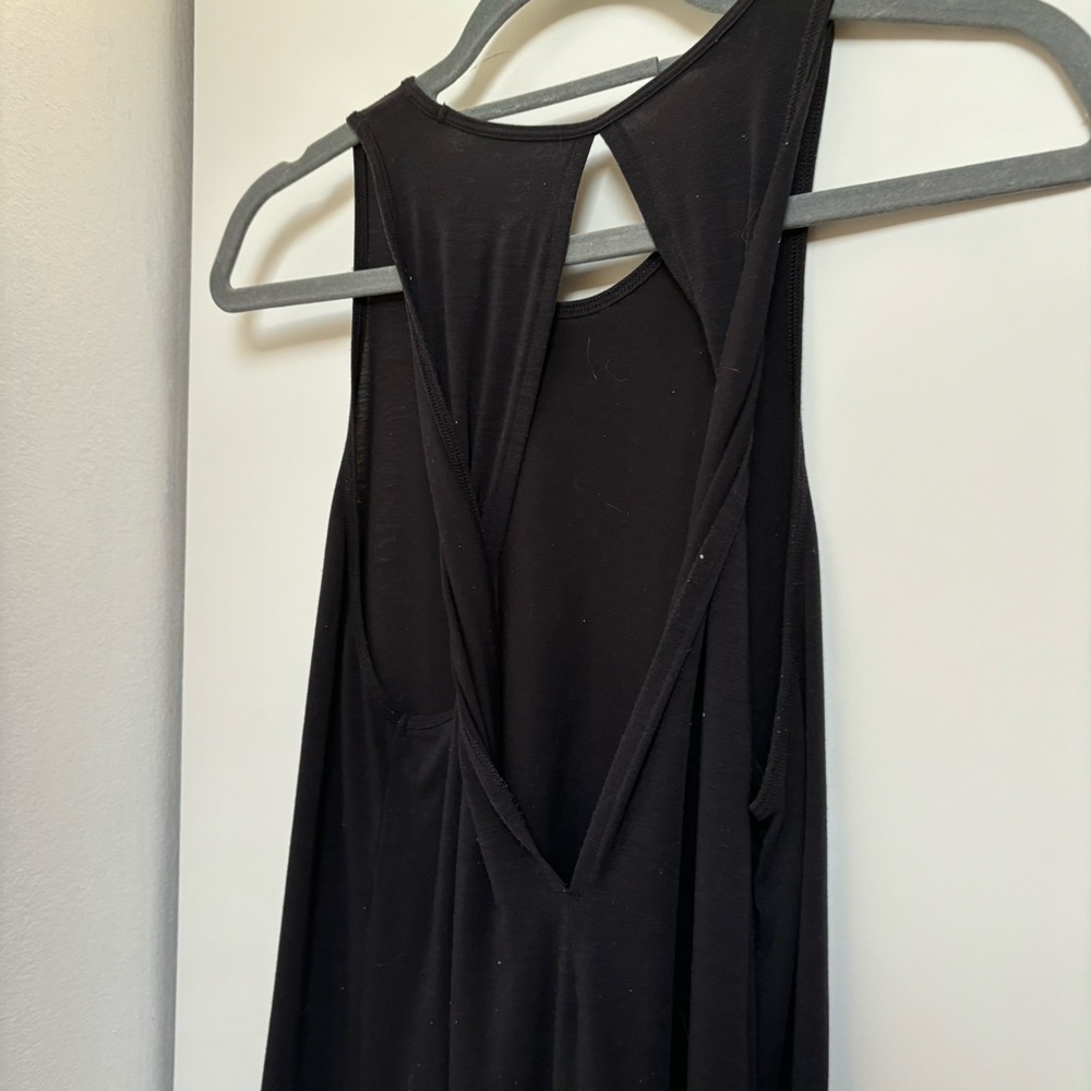 GAP Black cutout twist tank - Picture 5 of 8